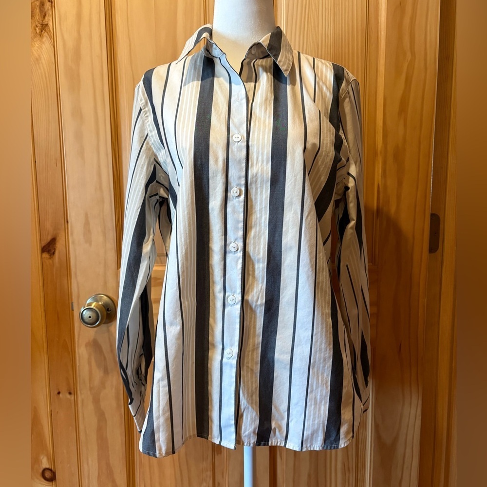 Foxcroft button down wrinkle free shaped fit women’s vertical stripes size 12P